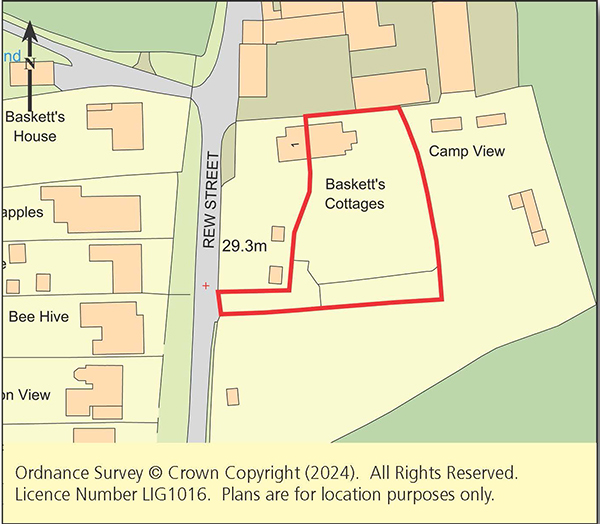 Lot: 134 - FIVE-BEDROOM COTTAGE ON 1/3 ACRE PLOT -